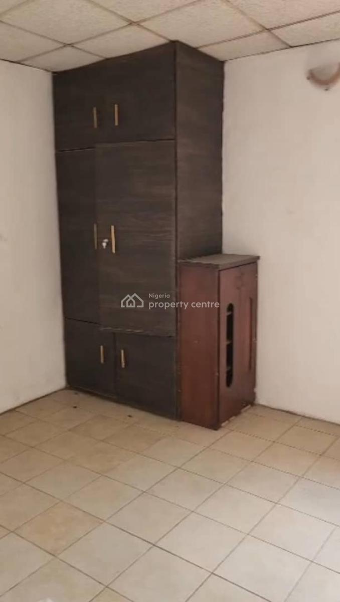 Lovely 3 Bedroom Flat, Ajose Street, Mende, Maryland, Lagos, Flat / Apartment for Rent