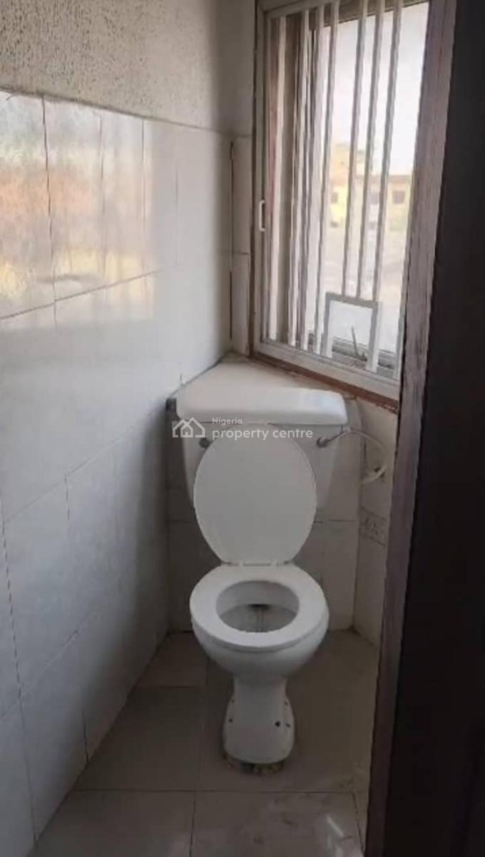 Lovely 3 Bedroom Flat, Ajose Street, Mende, Maryland, Lagos, Flat / Apartment for Rent