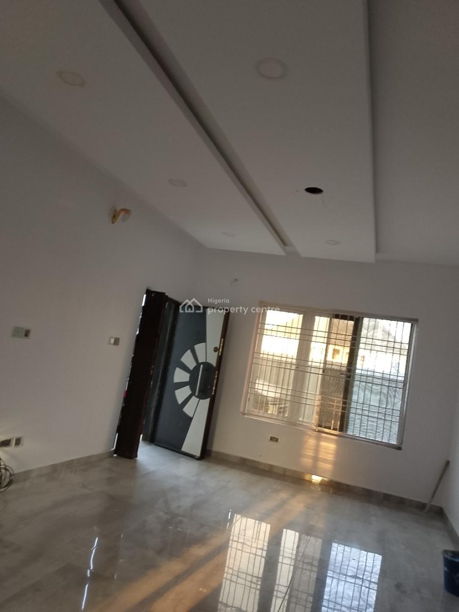 2 Bedroom Apartment, Lafiaji ,off Orchid Road, Lekki, Lagos, Flat / Apartment for Rent