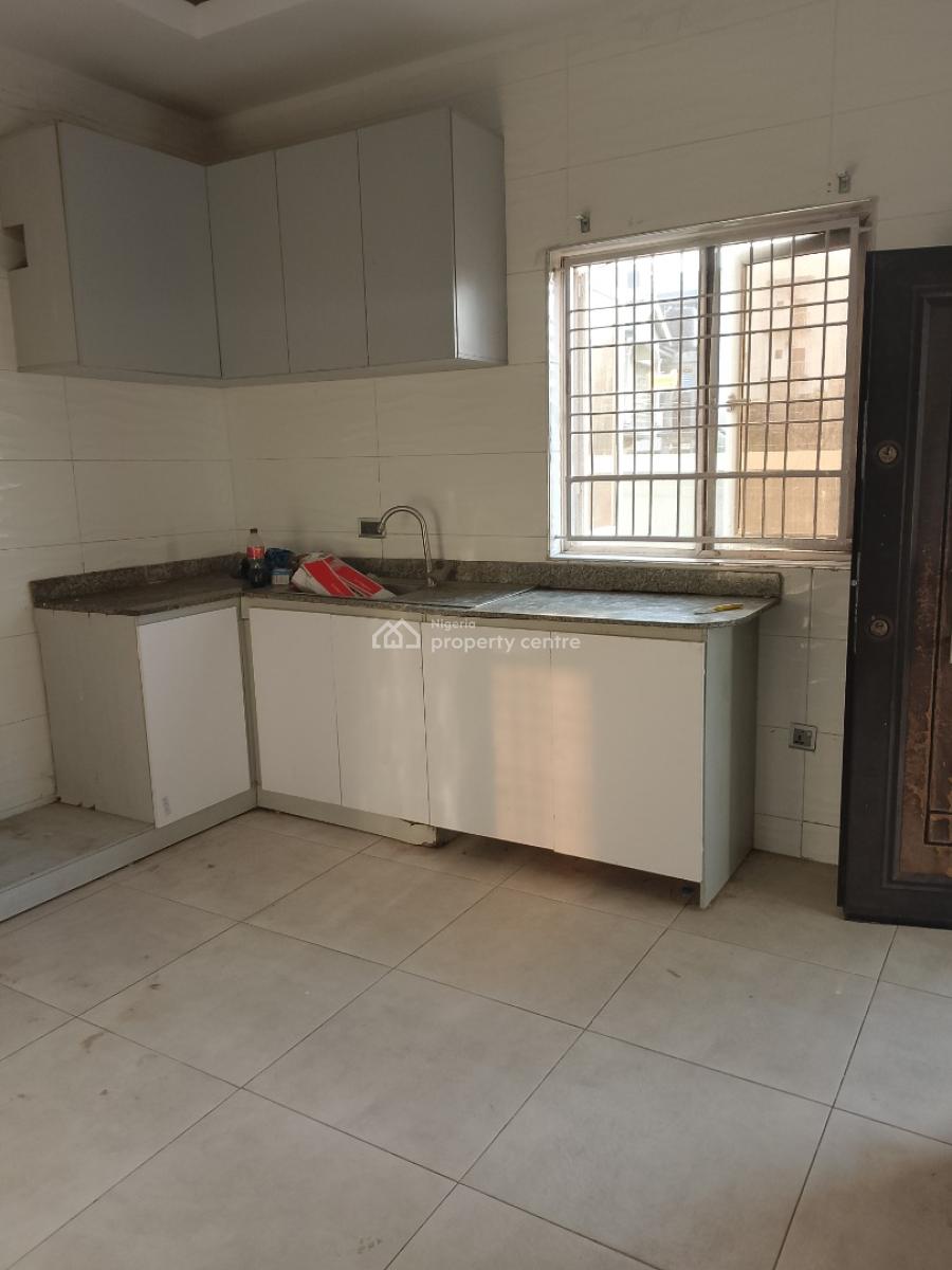 2 Bedroom Apartment, Lafiaji ,off Orchid Road, Lekki, Lagos, Flat / Apartment for Rent