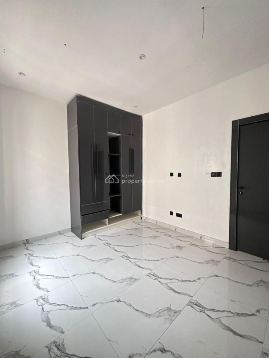 Spacious  4 Bed  Semi-detached with Pool + Bq, Ikota, Lekki, Lagos, Semi-detached Duplex for Sale