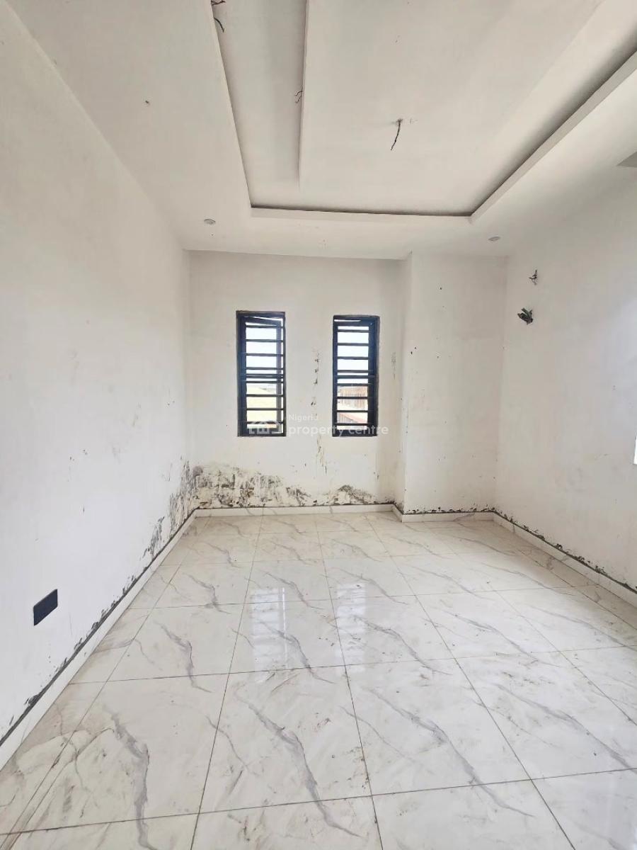 Two Bedroom Apartments, Yaba, Lagos, Flat / Apartment for Sale