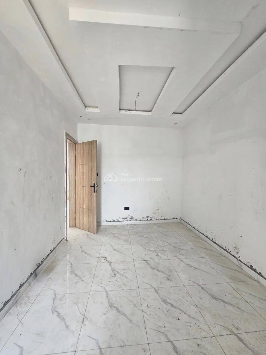 Two Bedroom Apartments, Yaba, Lagos, Flat / Apartment for Sale