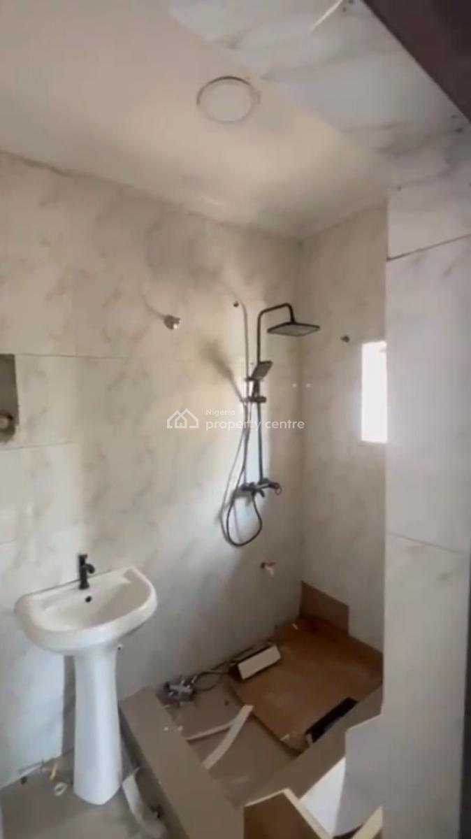 2 Bedrooms Apartment in an Estate, Behind Blenco Supermarket, Sangotedo, Ajah, Lagos, Flat / Apartment for Rent