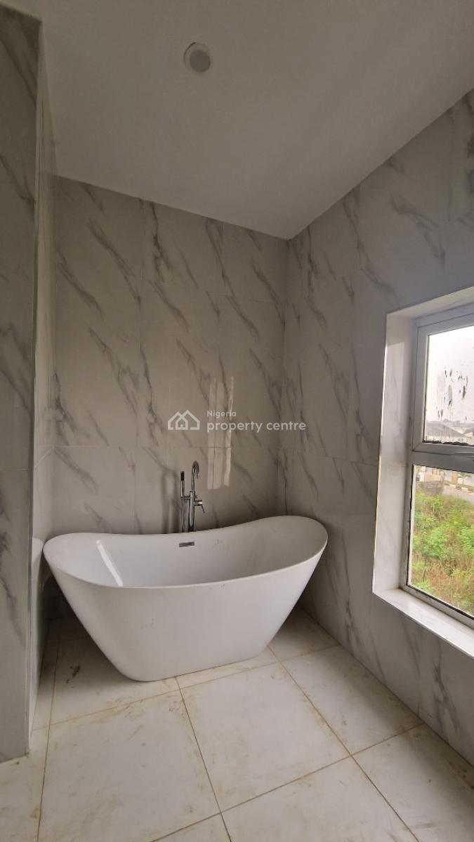 Triplex Detached Duplex of 4 Bedrooms with Bq, Kolapo Ishola Gra, Akobo, Ibadan, Oyo, Detached Duplex for Sale