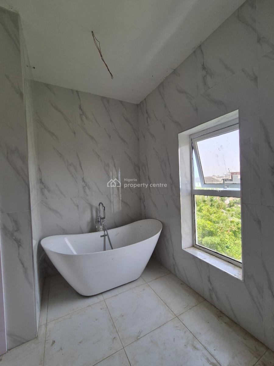 Triplex Detached Duplex of 4 Bedrooms with Bq, Kolapo Ishola Gra, Akobo, Ibadan, Oyo, Detached Duplex for Sale