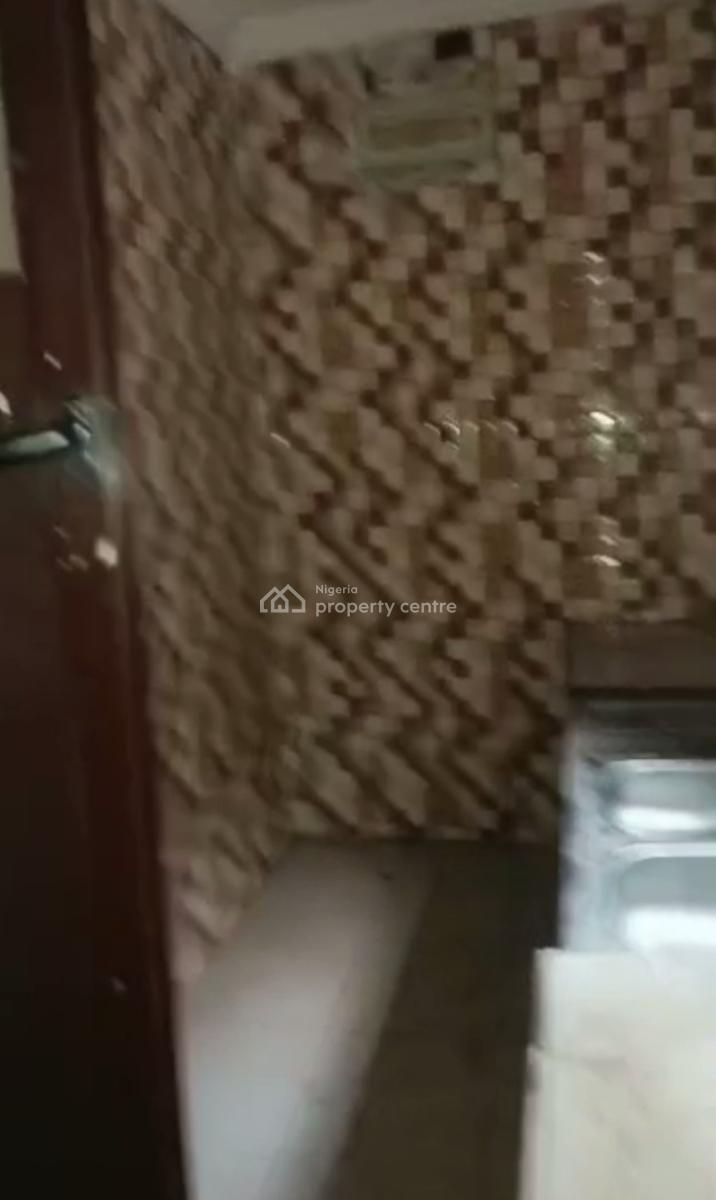 Spacious Standard 2 Bedroom Apartment with Car Pack, Adekunle, Yaba, Lagos, Flat / Apartment for Rent