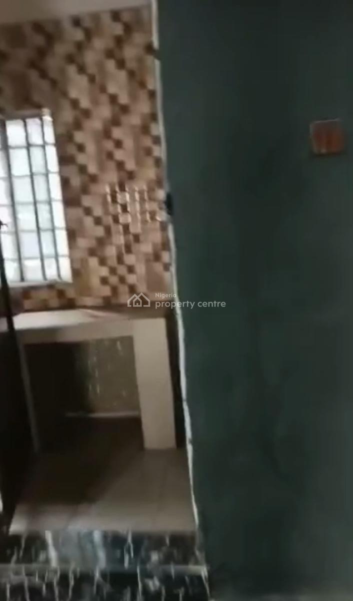 Spacious Standard 2 Bedroom Apartment with Car Pack, Adekunle, Yaba, Lagos, Flat / Apartment for Rent