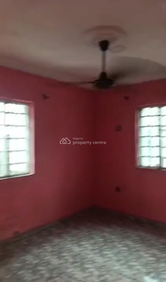 Spacious Standard 2 Bedroom Apartment with Car Pack, Adekunle, Yaba, Lagos, Flat / Apartment for Rent