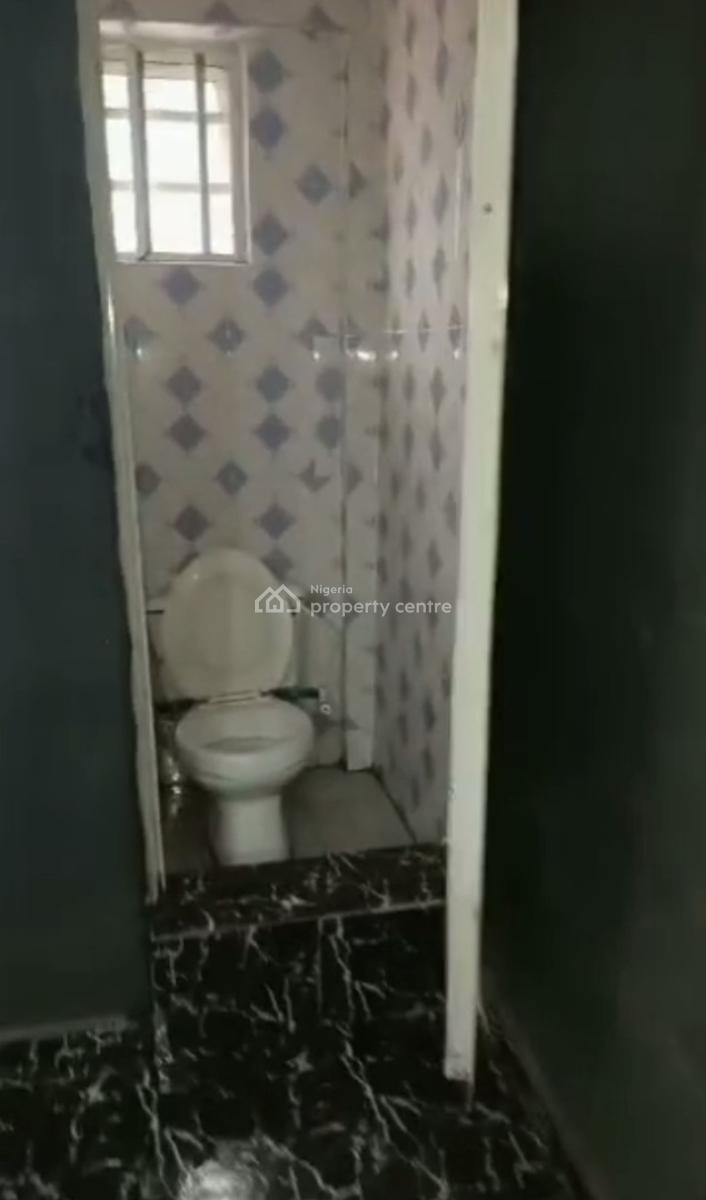 Spacious Standard 2 Bedroom Apartment with Car Pack, Adekunle, Yaba, Lagos, Flat / Apartment for Rent