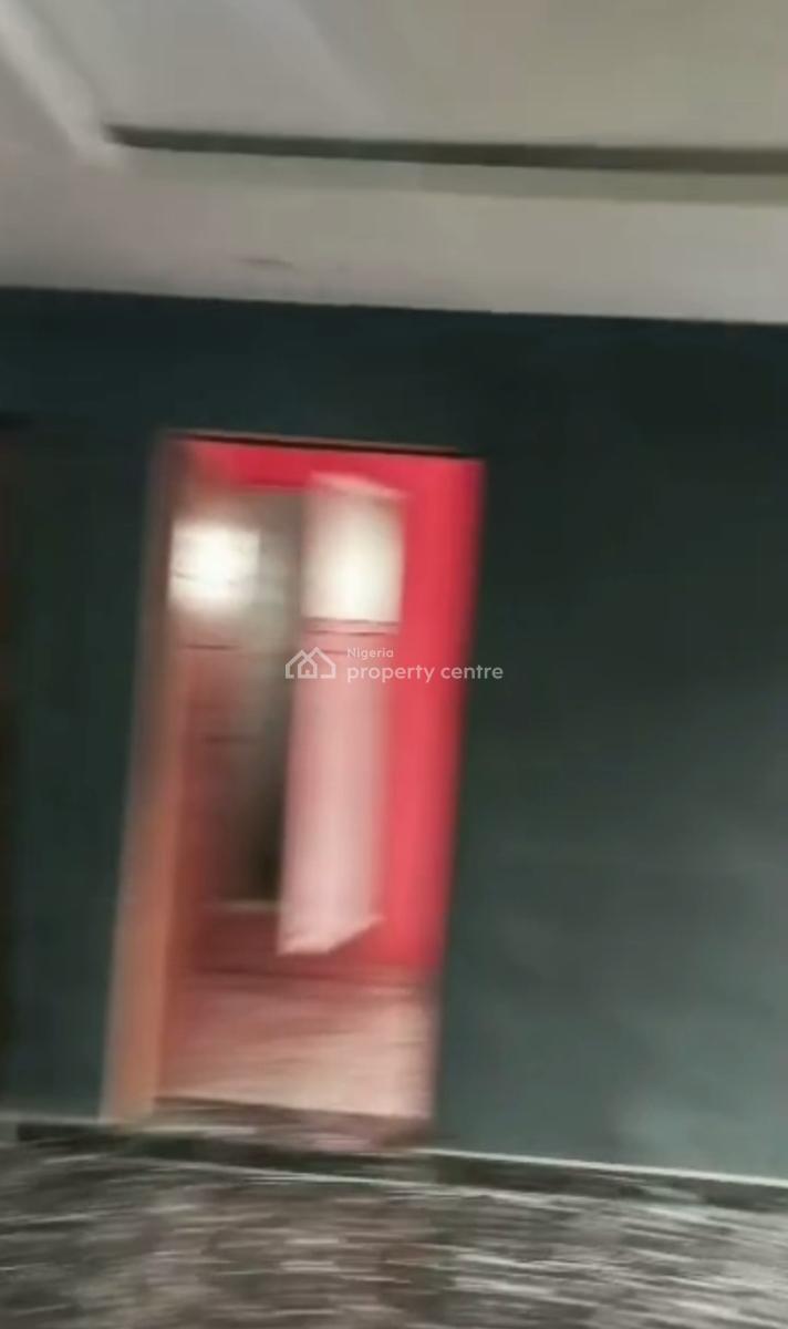 Spacious Standard 2 Bedroom Apartment with Car Pack, Adekunle, Yaba, Lagos, Flat / Apartment for Rent