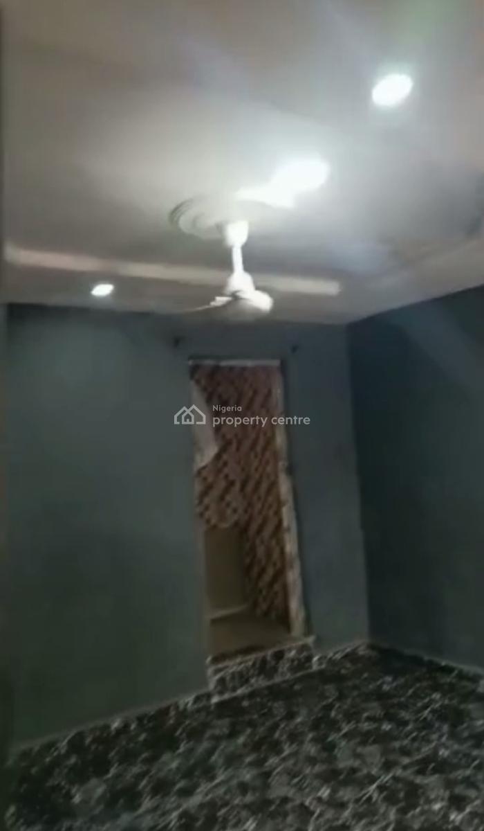 Spacious Standard 2 Bedroom Apartment with Car Pack, Adekunle, Yaba, Lagos, Flat / Apartment for Rent