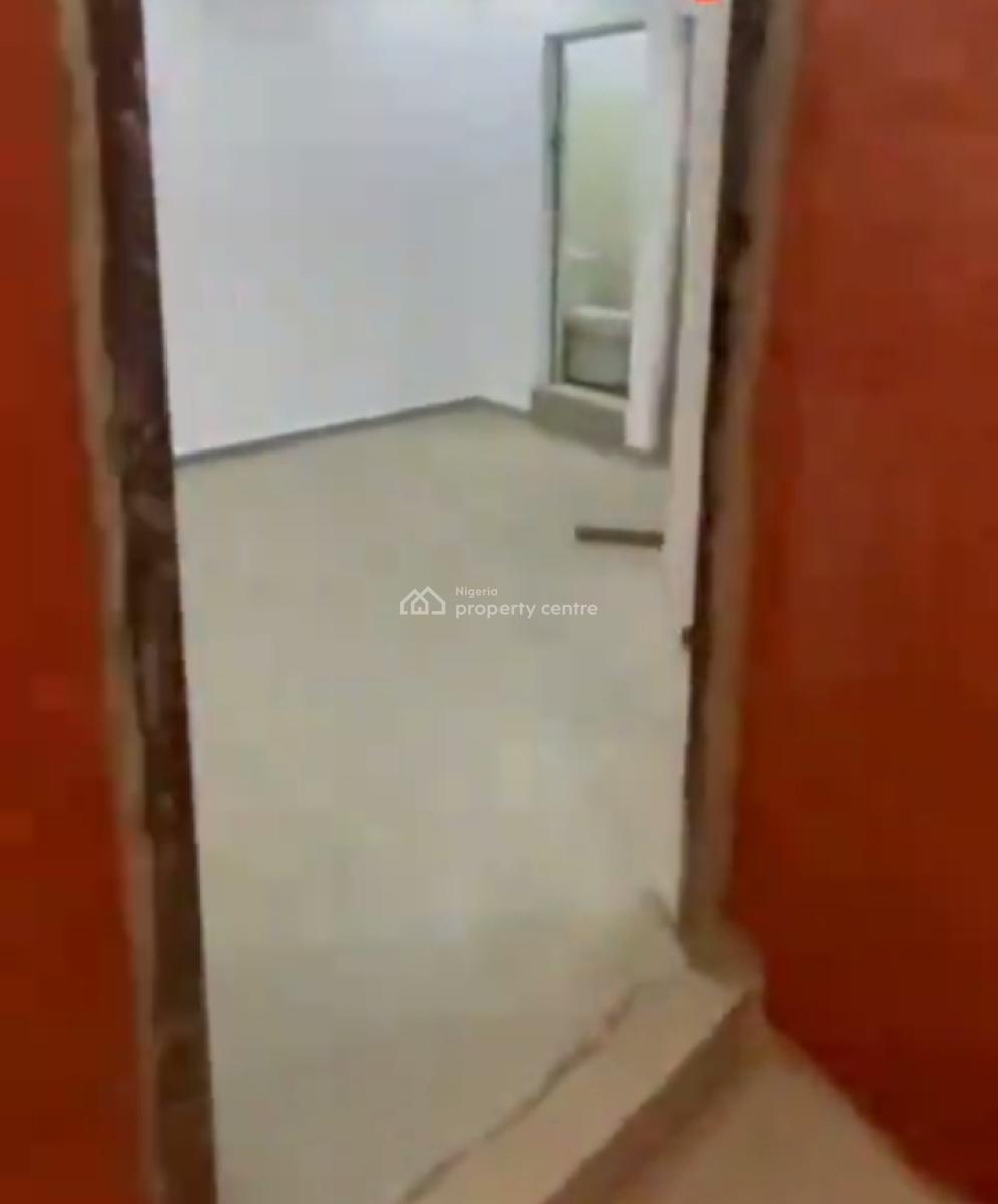 Standard, Spacious, Well Maintained One Bedroom Apartment, Ebute Metta, Yaba, Lagos, Mini Flat (room and Parlour) for Rent