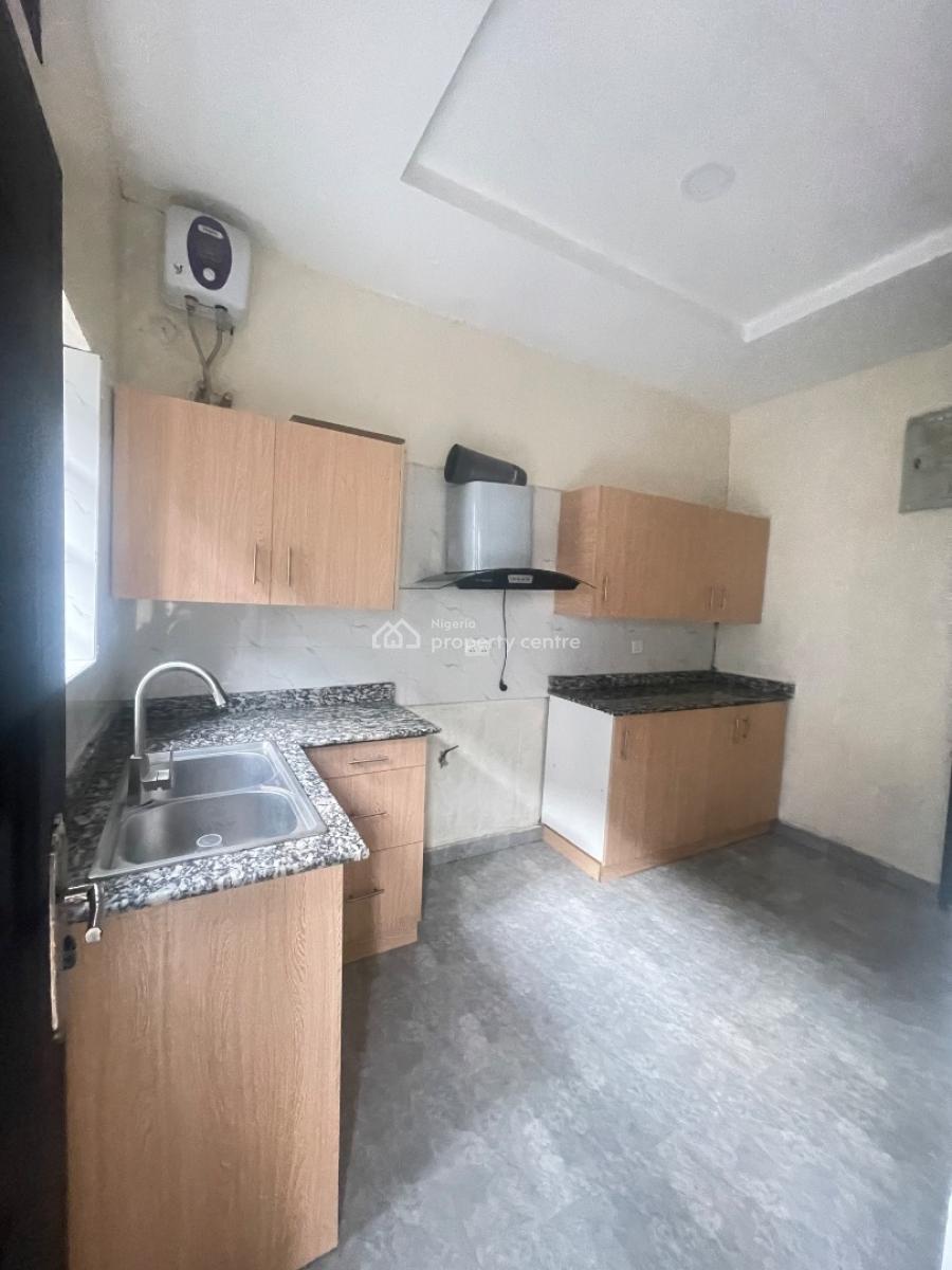 Massive 2 Bedroom Apartment Upstairs on Interlocked Road, Located at Sangotedo,road Interlocked,personal Prepaid, Sangotedo, Ajah, Lagos, Flat / Apartment for Rent