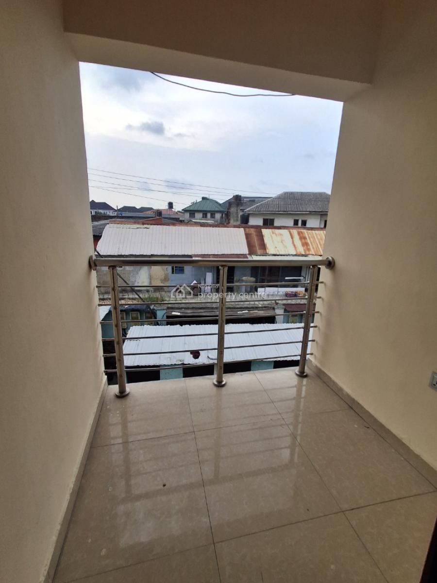 2bedroom Upstairs, in an Estate, Badore, Ajah, Lagos, Flat / Apartment for Rent
