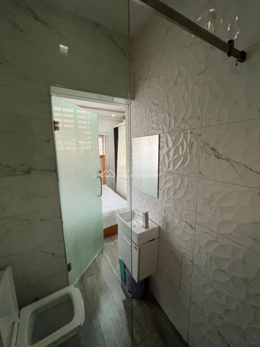 Super-clean, Serviced and Fully Furnished Mini Flat, with Guest Toilet, Lekki Phase 1, Lekki, Lagos, Mini Flat (room and Parlour) for Rent