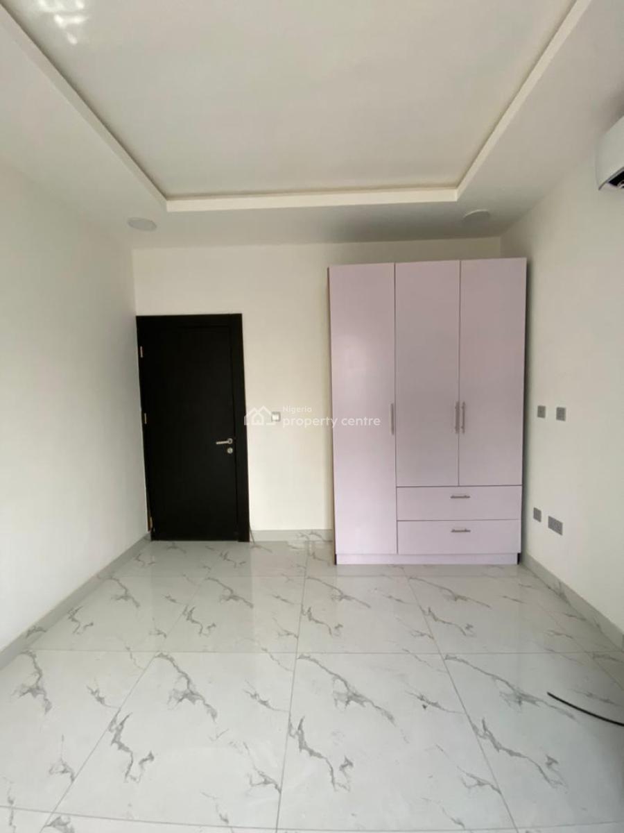 2 Bedroom Apartment with an Elevator, Lekki Phase 1, Lekki, Lagos, Flat / Apartment for Sale