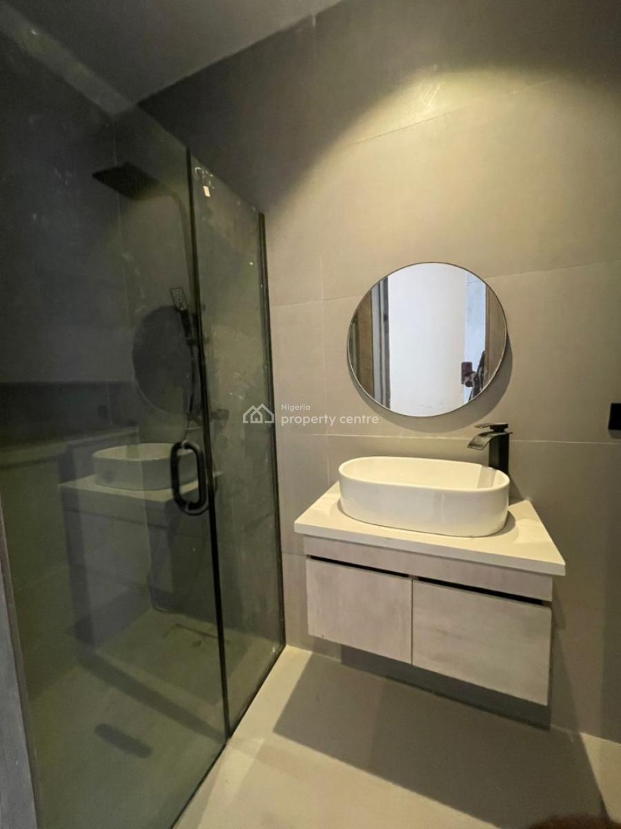 Newly Built 2 Bedroom Marionette Very Spacious, Lekki Phase 1 Admiralty Way, Lekki Phase 1, Lekki, Lagos, Flat / Apartment for Rent