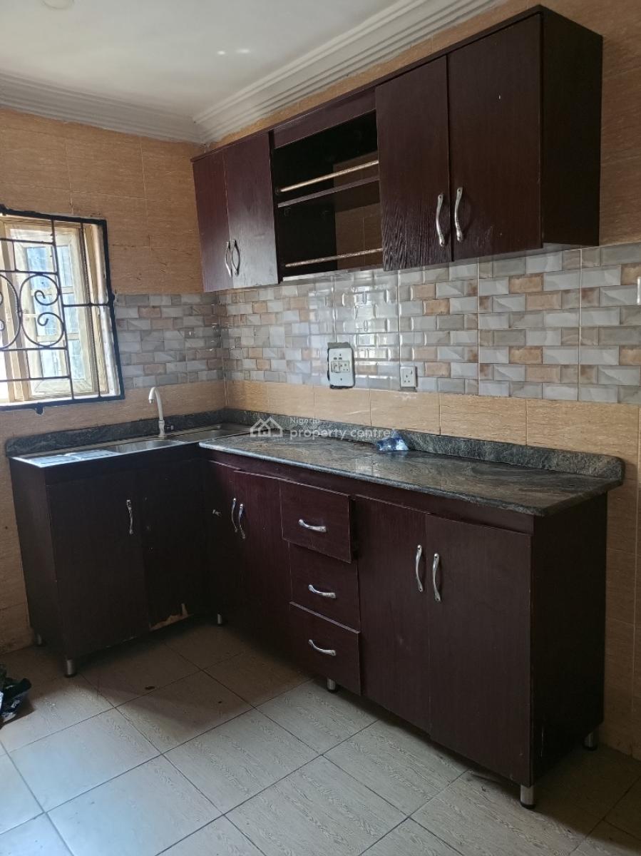 Nicely Built 3bedrooms Apartment., Pole Street, Etete Gra, Benin, Oredo, Edo, Flat / Apartment for Rent