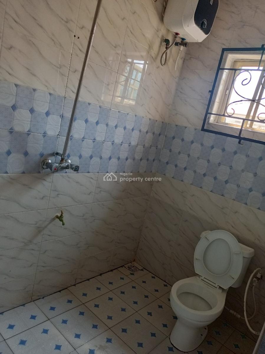 Nicely Built 3bedrooms Apartment., Pole Street, Etete Gra, Benin, Oredo, Edo, Flat / Apartment for Rent