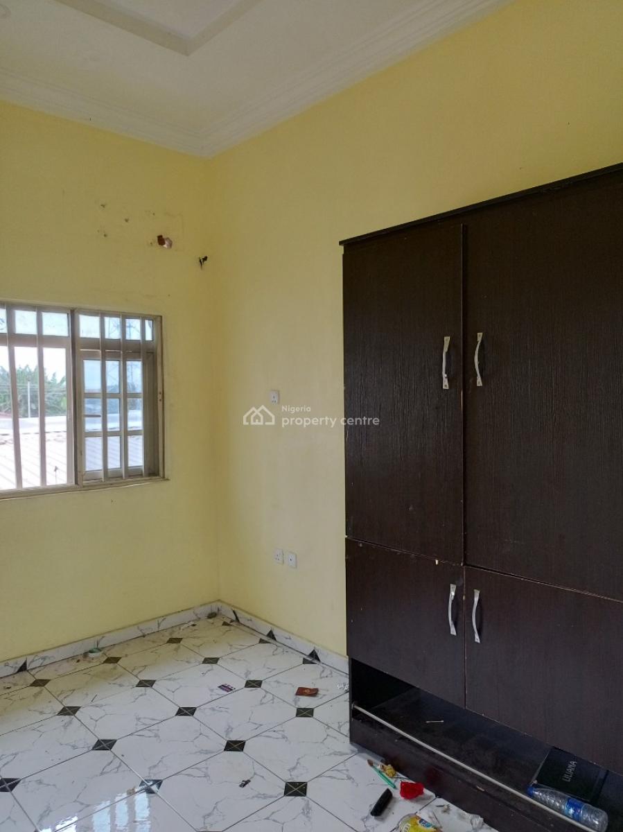 Nicely Built 3bedrooms Apartment., Pole Street, Etete Gra, Benin, Oredo, Edo, Flat / Apartment for Rent