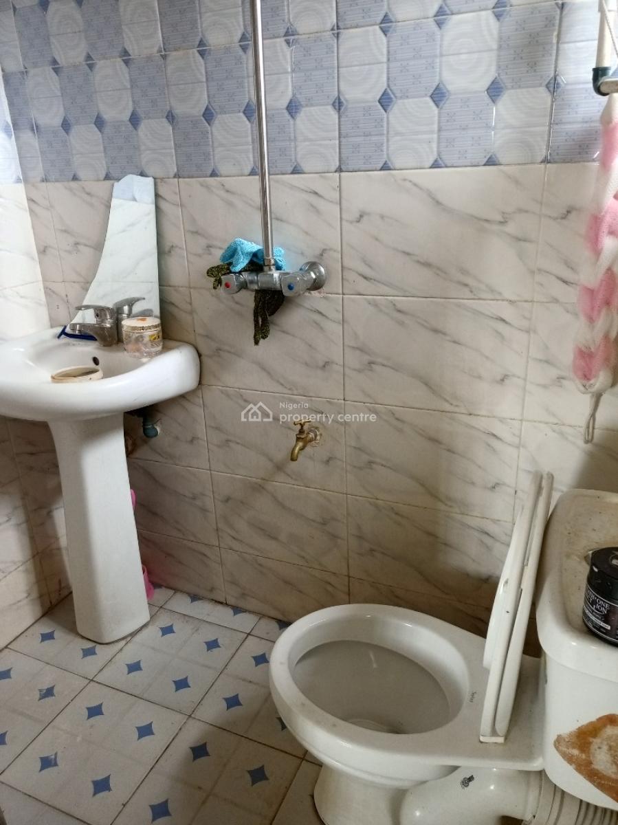 Nicely Built 3bedrooms Apartment., Pole Street, Etete Gra, Benin, Oredo, Edo, Flat / Apartment for Rent