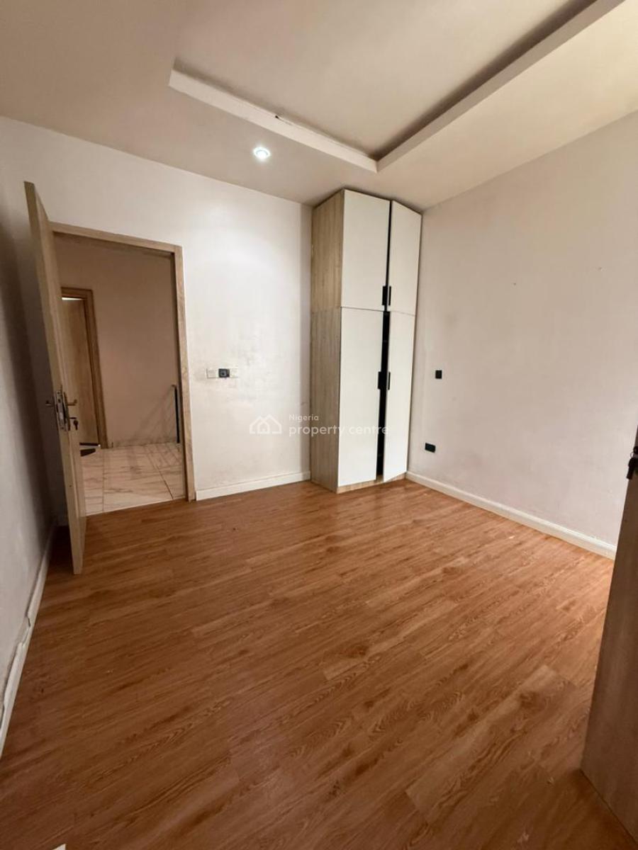 Very Spacious Room Shared Apartment, Royal Pine Gate 2,orchid Rd, Lekki, Lagos, Self Contain (single Rooms) for Rent