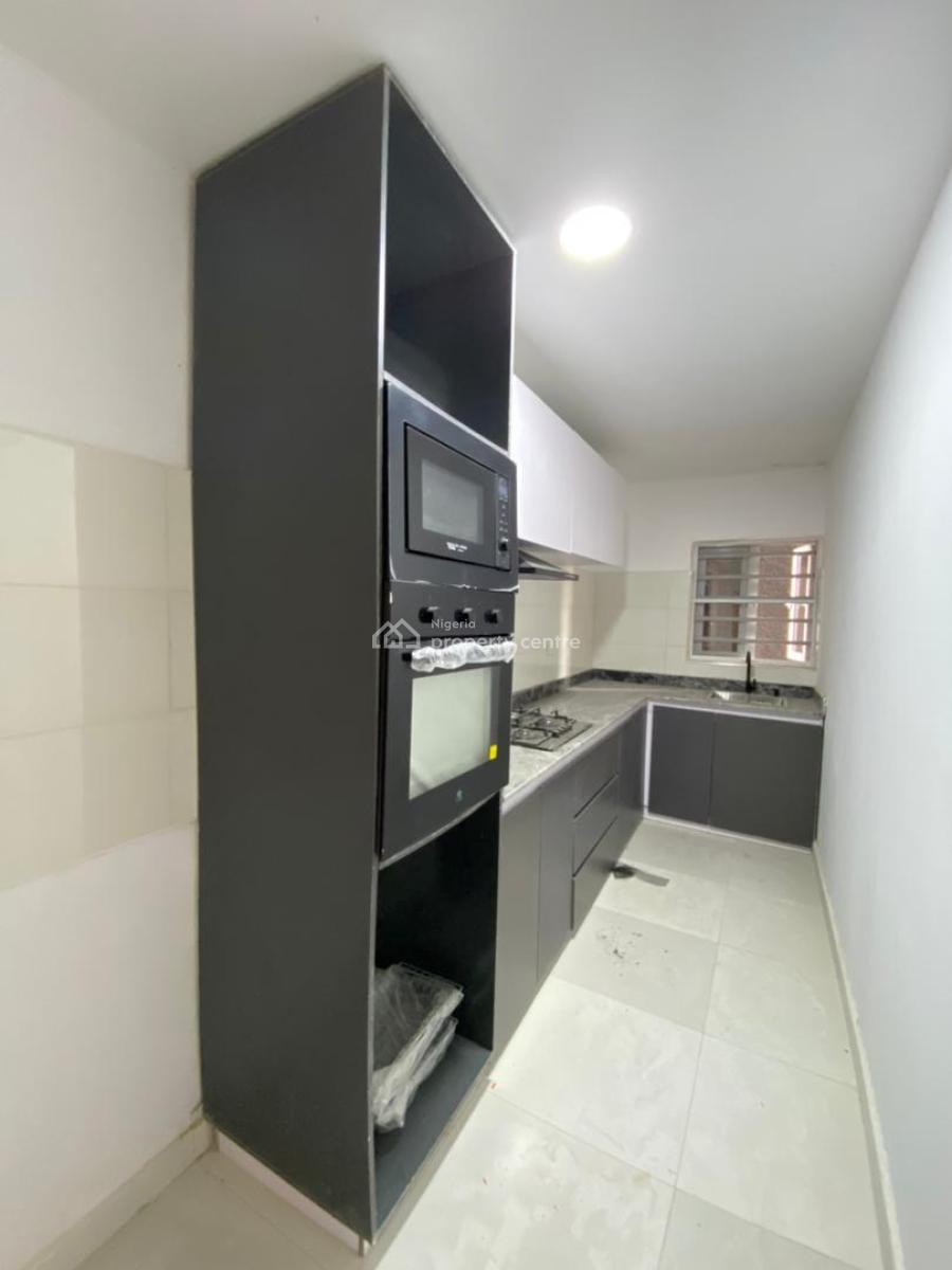 2 Bedroom Apartment with an Elevator, Lekki Phase 1, Lekki, Lagos, Flat / Apartment for Sale