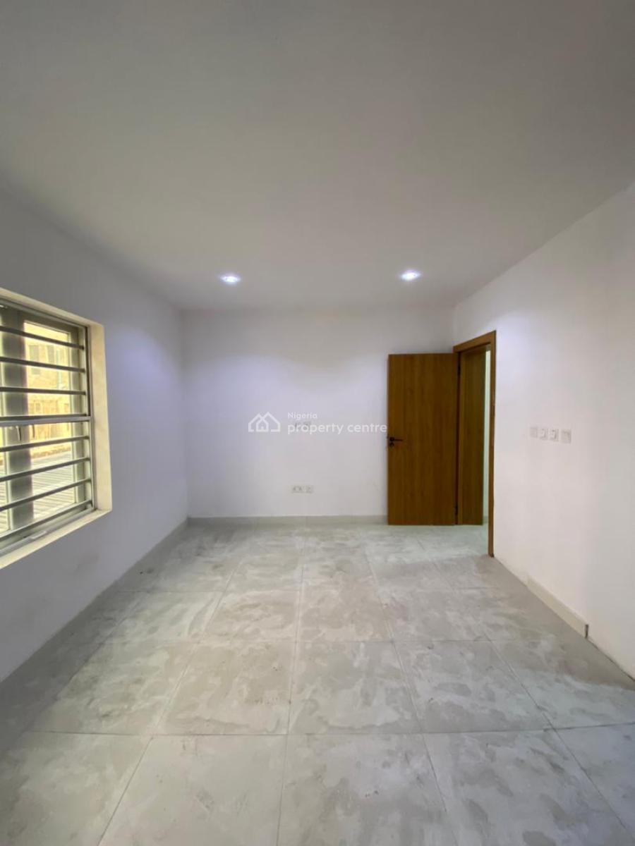 2 Bedroom Apartment with an Elevator, Lekki Phase 1, Lekki, Lagos, Flat / Apartment for Sale