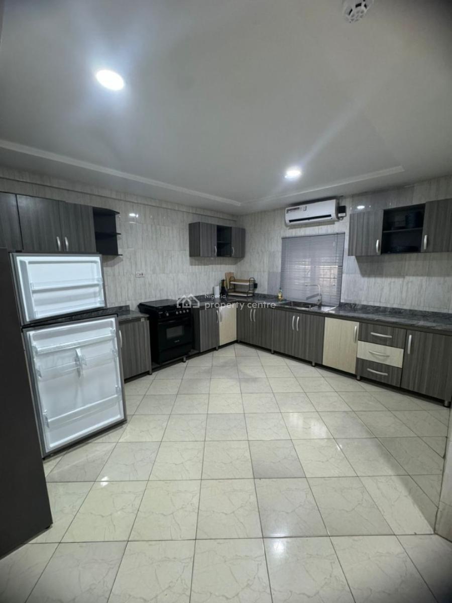 Nicely Furnished 2 Bedroom Apartment, Ikeja Gra, Ikeja, Lagos, Flat / Apartment Short Let