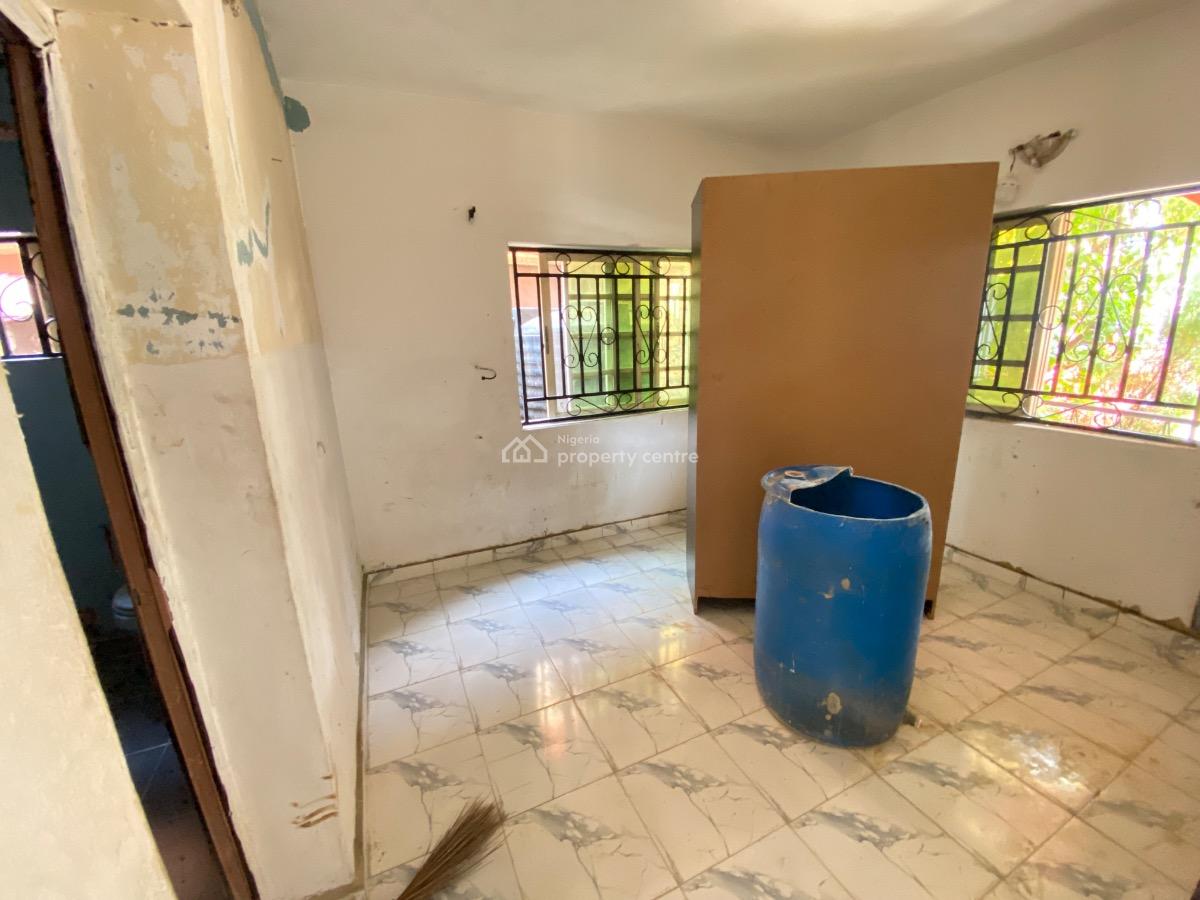 Renovated 2 Bedroom Apartment, Ilasan, Lekki, Lagos, Flat / Apartment for Rent