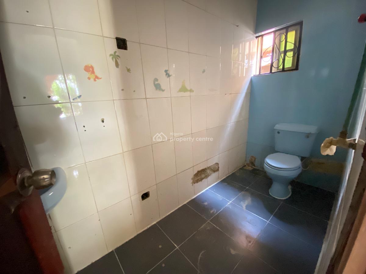 Renovated 2 Bedroom Apartment, Ilasan, Lekki, Lagos, Flat / Apartment for Rent