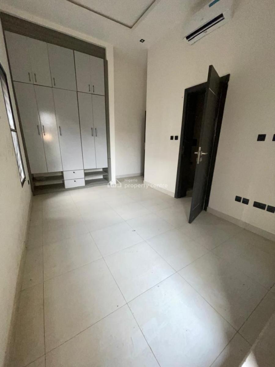 2 Bedroom Flat with Bq, Off Dome Church, Lekki Phase 1, Lekki, Lagos, Flat / Apartment for Rent
