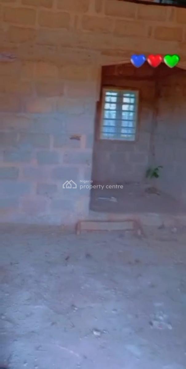 Distress Carcass 3 Bedrooms Flat Apartment with Enough Space, Lguomo Community,auchi Bypass, Benin, Oredo, Edo, Flat / Apartment for Sale