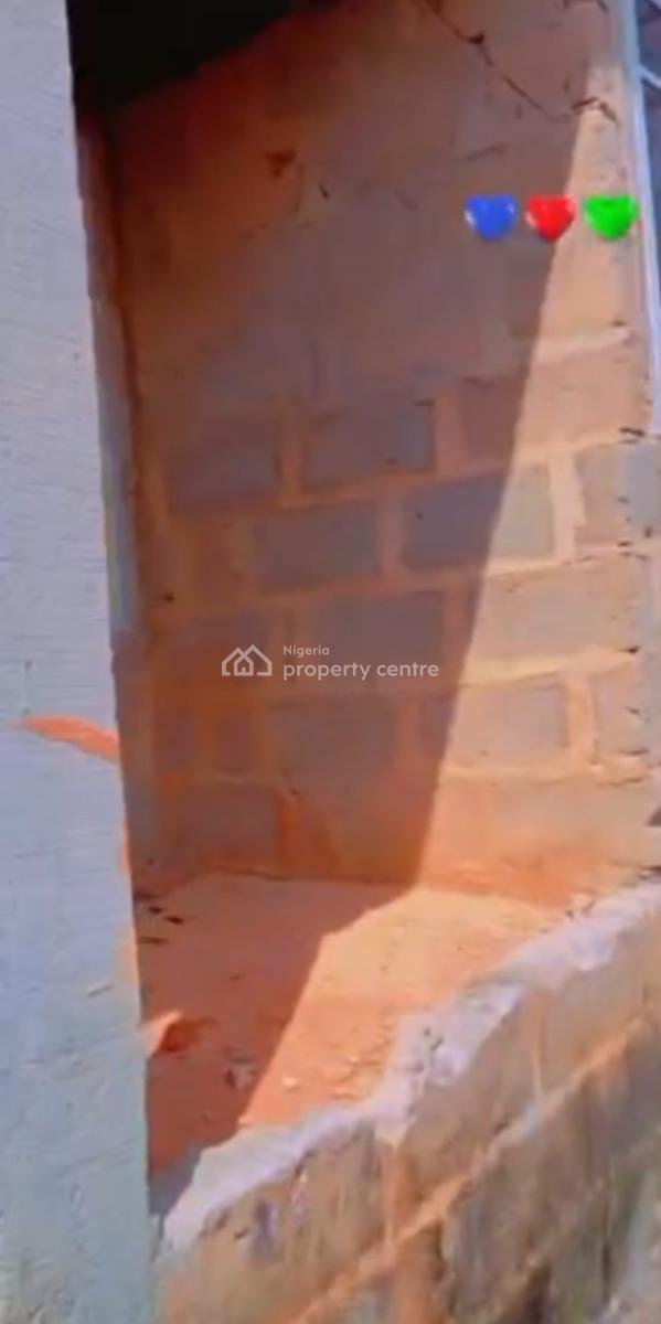 Distress Carcass 3 Bedrooms Flat Apartment with Enough Space, Lguomo Community,auchi Bypass, Benin, Oredo, Edo, Flat / Apartment for Sale