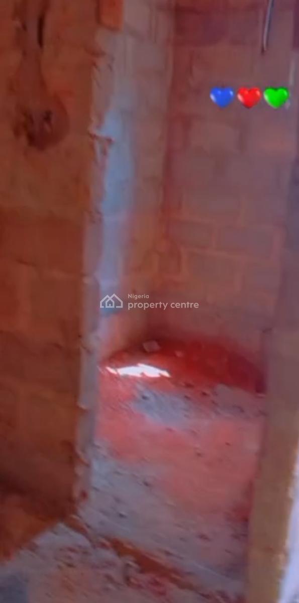 Distress Carcass 3 Bedrooms Flat Apartment with Enough Space, Lguomo Community,auchi Bypass, Benin, Oredo, Edo, Flat / Apartment for Sale