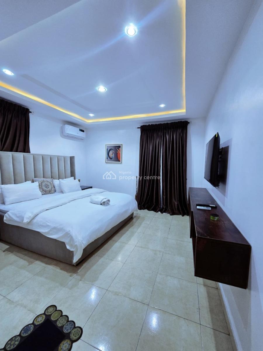 2 Bedroom Appartment, Magodo Phase 2 Shangisha Estate, Gra Phase 2, Magodo, Lagos, Flat / Apartment Short Let
