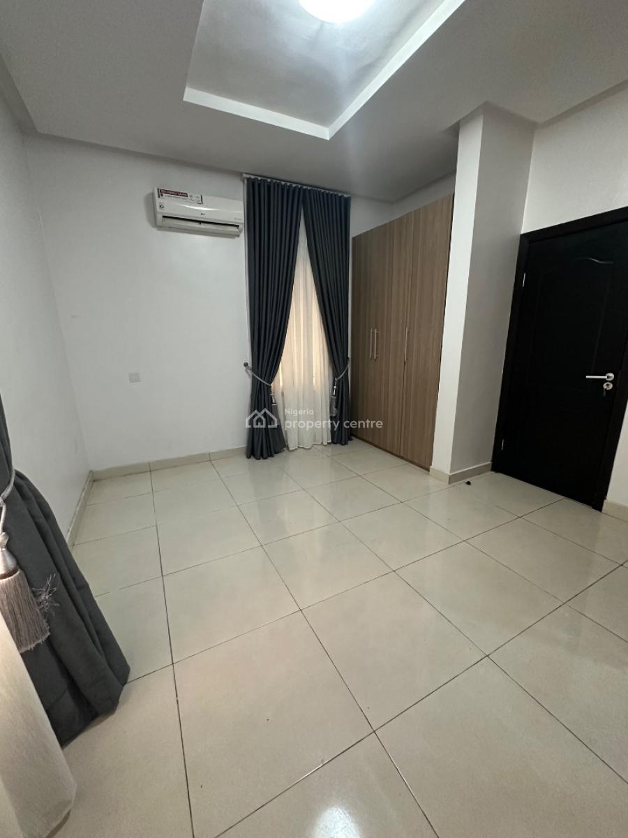 Two Bedroom Flat, Off Admiralty Way, Lekki Phase 1, Lekki, Lagos, Flat / Apartment for Rent