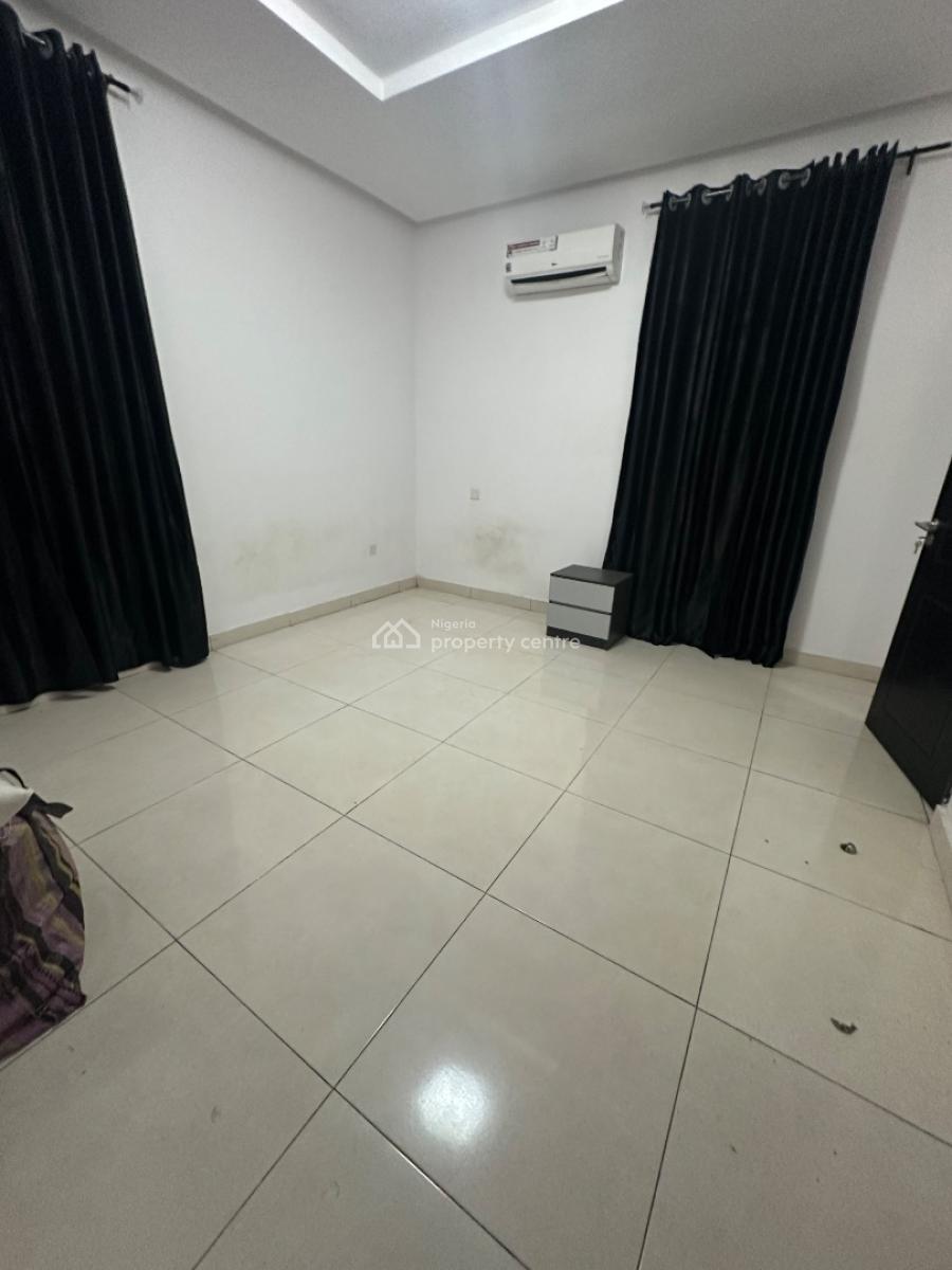 Two Bedroom Flat, Off Admiralty Way, Lekki Phase 1, Lekki, Lagos, Flat / Apartment for Rent