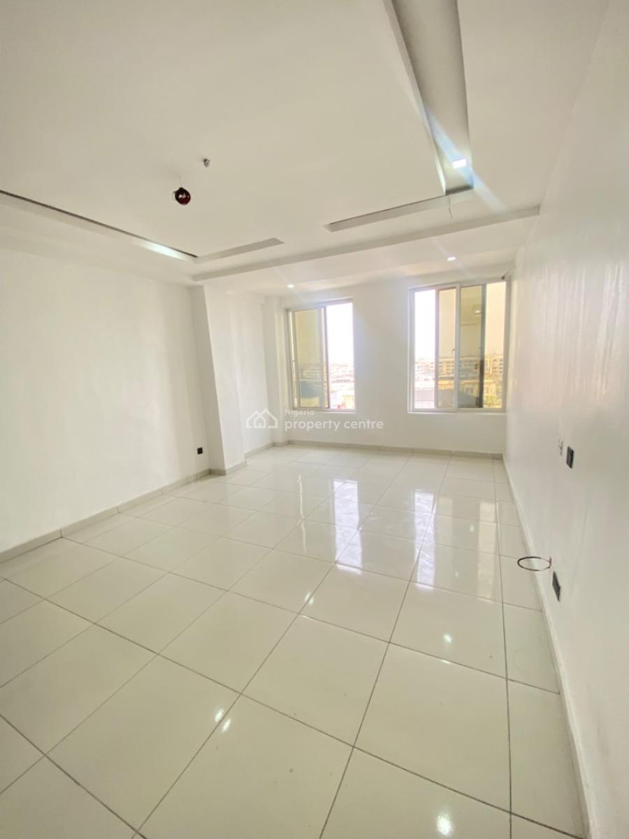 Fully Serviced 4 Bedroom Penthouse with Rooftop Lounge, Pool, & Elevator, Ikate, Lekki, Lagos, Flat / Apartment for Sale