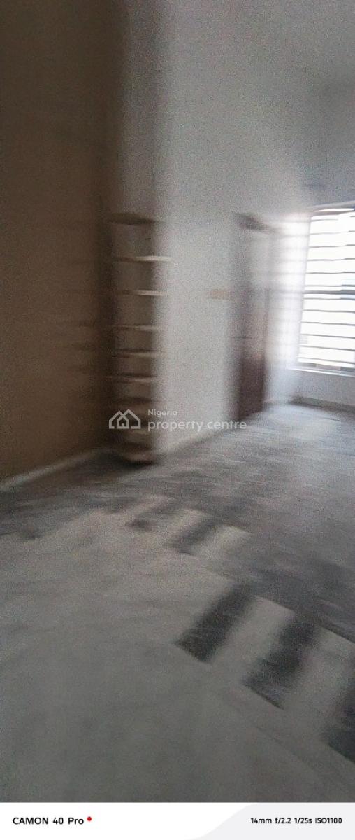 a Room Shared Apartment Downstairs, Bera Estate in Chevron, Lekki, Lagos, Self Contain (single Rooms) for Rent