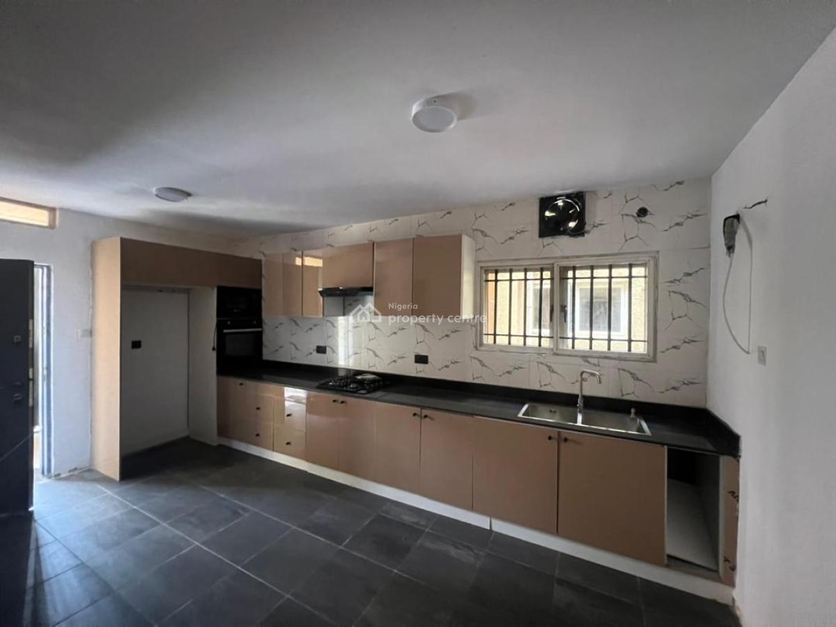 Fully Serviced Massive 3 Bedrooms Maisonette, Bq/ Laudry, Lekki Phase 1, Lekki, Lagos, House for Rent
