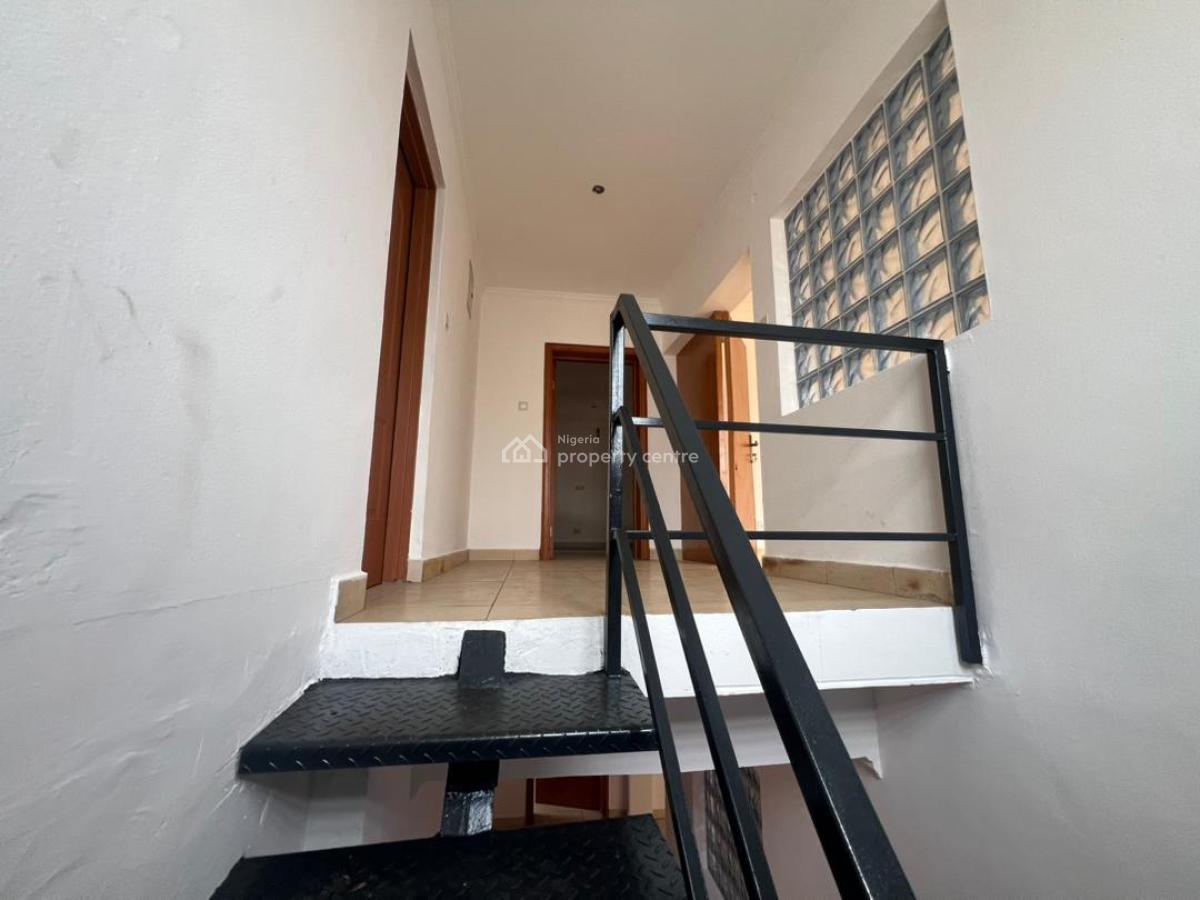 Fully Serviced Massive 3 Bedrooms Maisonette, Bq/ Laudry, Lekki Phase 1, Lekki, Lagos, House for Rent