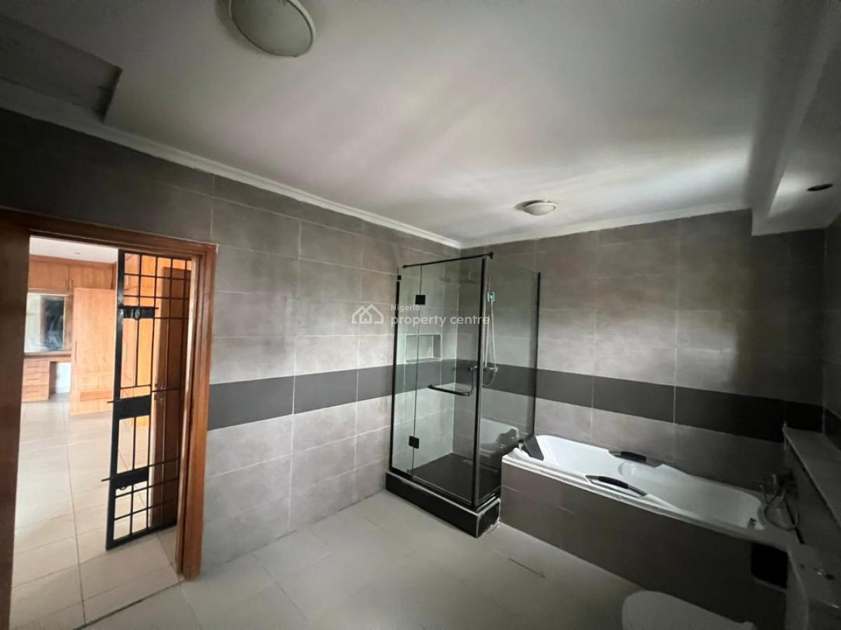 Fully Serviced Massive 3 Bedrooms Maisonette, Bq/ Laudry, Lekki Phase 1, Lekki, Lagos, House for Rent