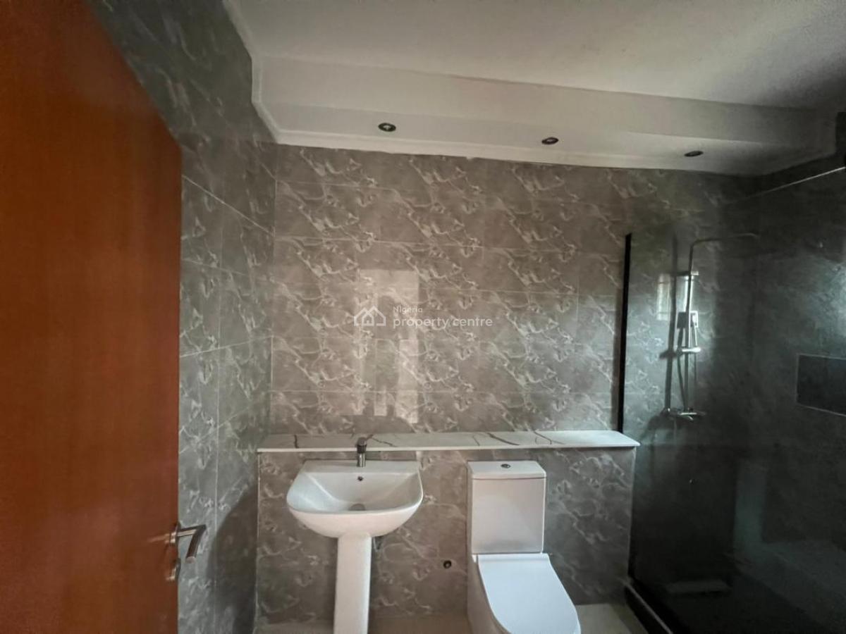 Fully Serviced Massive 3 Bedroom Apartment, Bq/ Laudry, Lekki Phase 1, Lekki, Lagos, Flat / Apartment for Rent