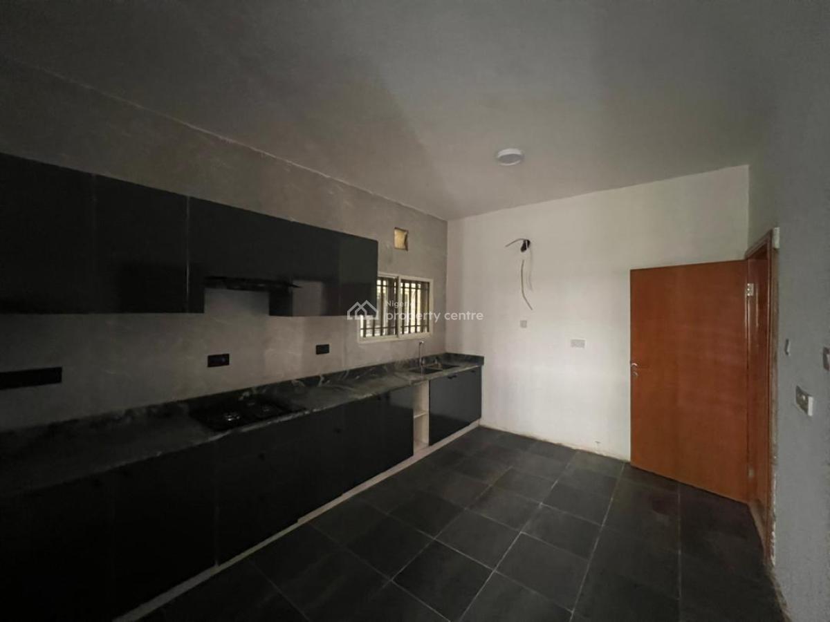 Fully Serviced Massive 3 Bedroom Apartment, Bq/ Laudry, Lekki Phase 1, Lekki, Lagos, Flat / Apartment for Rent