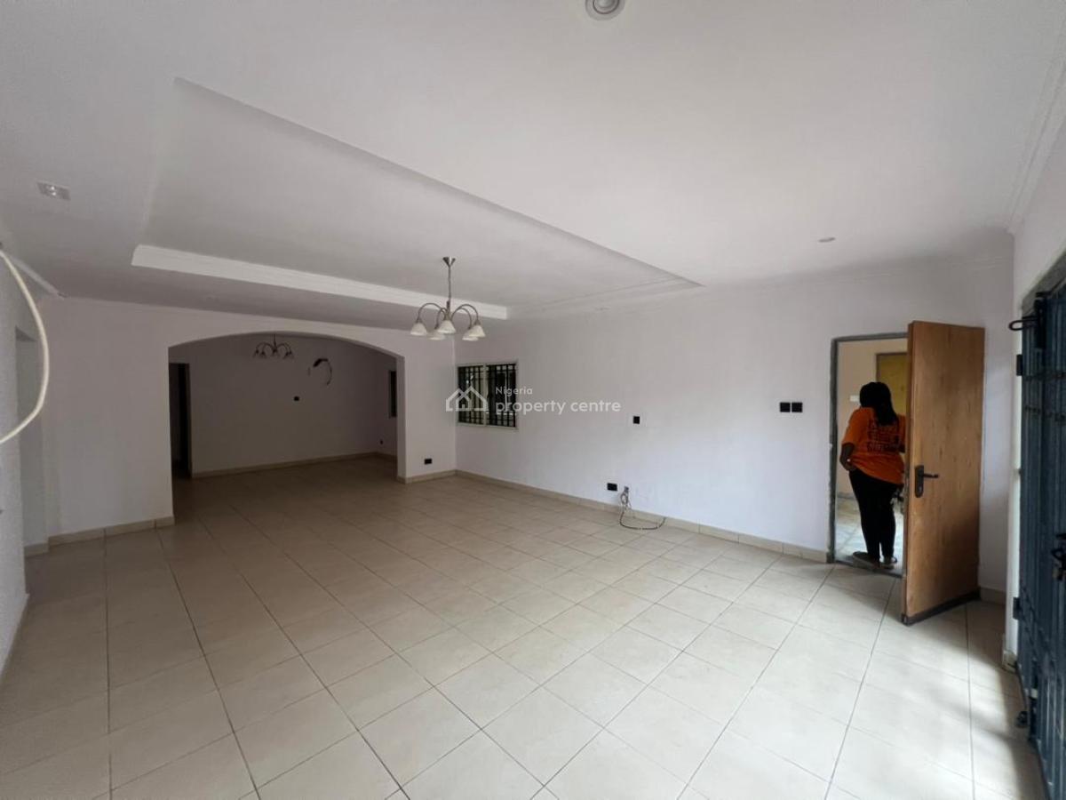 Fully Serviced Massive 3 Bedroom Apartment, Bq/ Laudry, Lekki Phase 1, Lekki, Lagos, Flat / Apartment for Rent