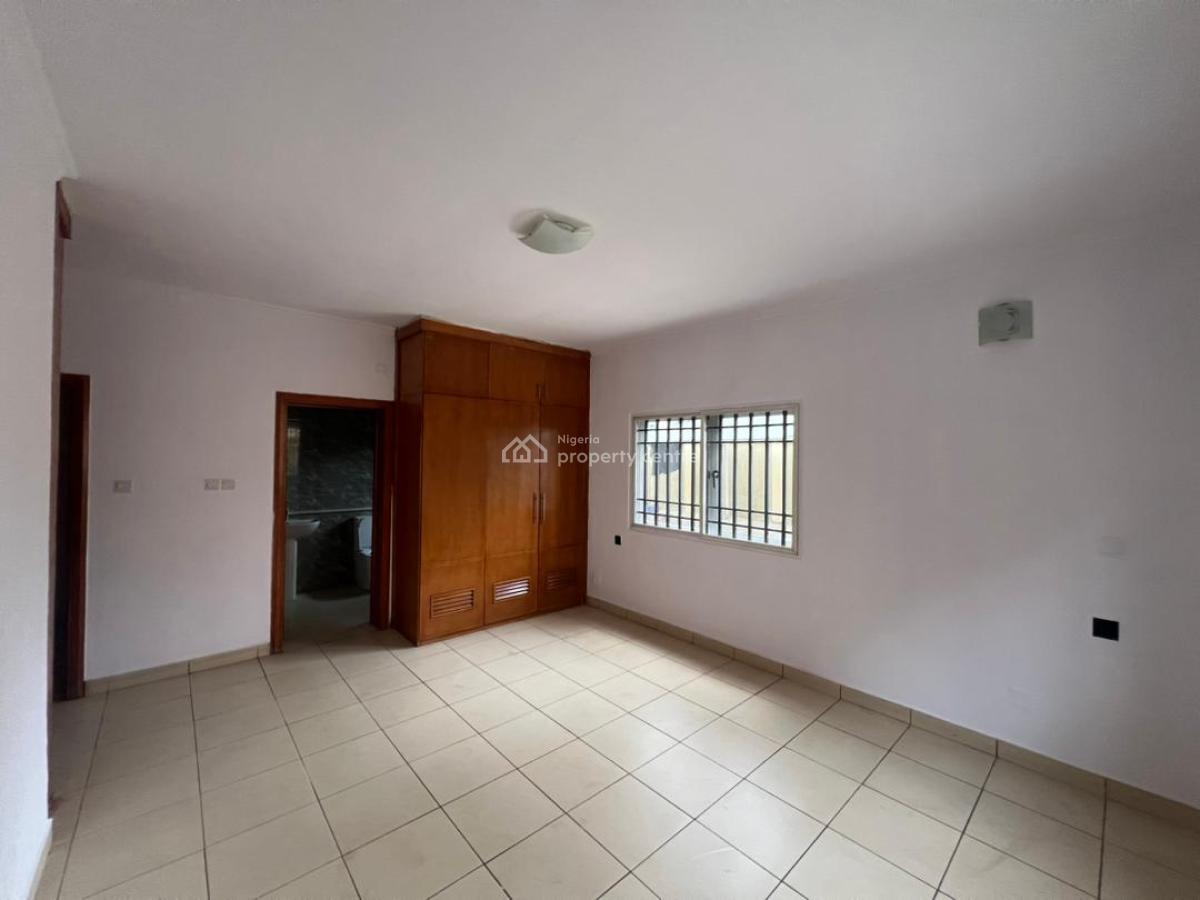 Fully Serviced Massive 3 Bedroom Apartment, Bq/ Laudry, Lekki Phase 1, Lekki, Lagos, Flat / Apartment for Rent