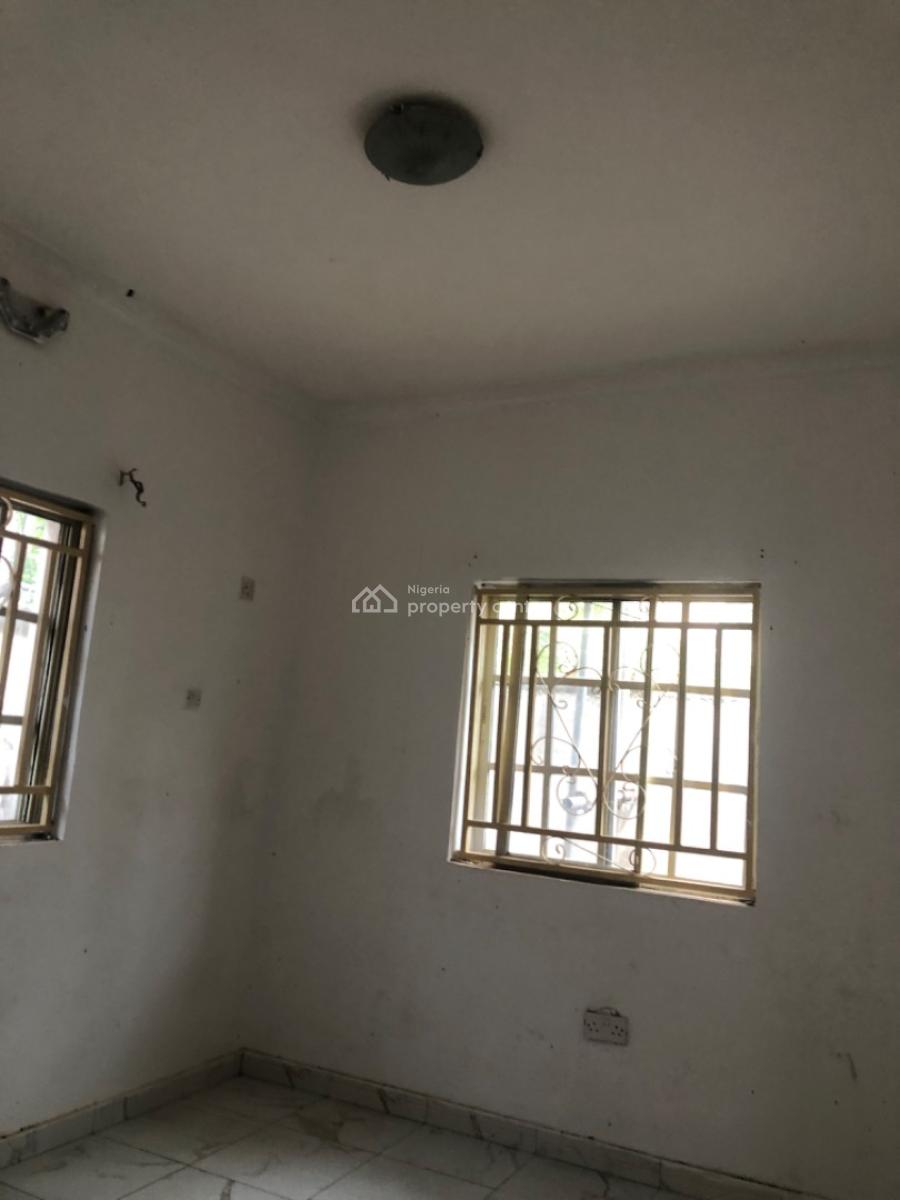 Lovely 2bedroom at Magboro Makogi, Makogi, Magboro, Ogun, Flat / Apartment for Rent