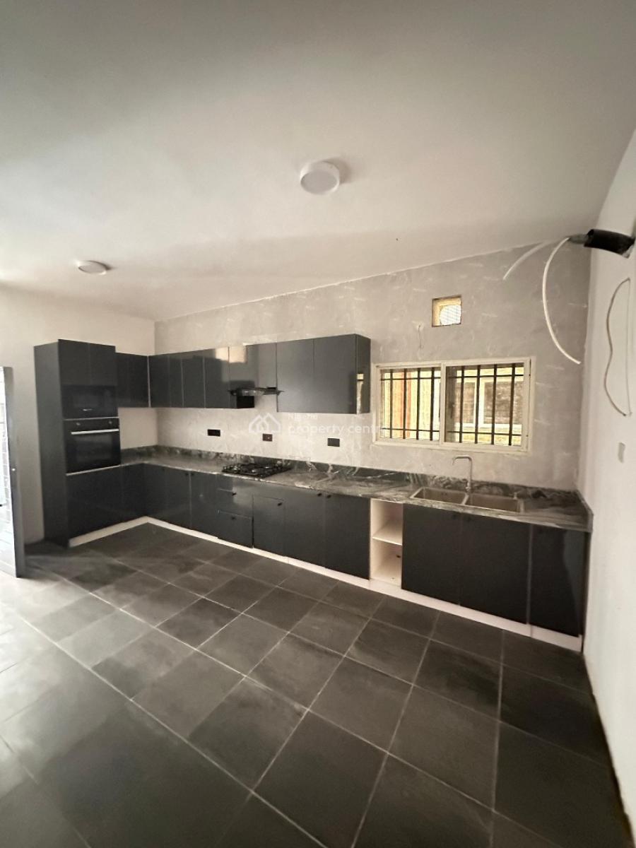 3 Bedroom Apartment with a Room Bq, Lekki Phase 1, Lekki, Lagos, Flat / Apartment for Rent